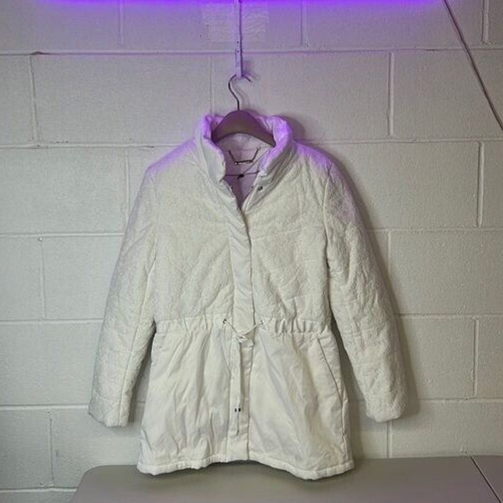 New lace detail White House Black Market Chevron Puffer Coat Jacket Sz M Medium